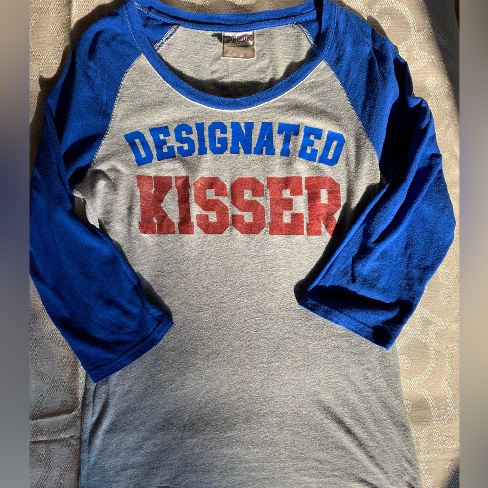 Victoria’s Secret PINK Chicago Cubs Designated Kisser Baseball Tee XS ⚾️ - Picture 6 of 9